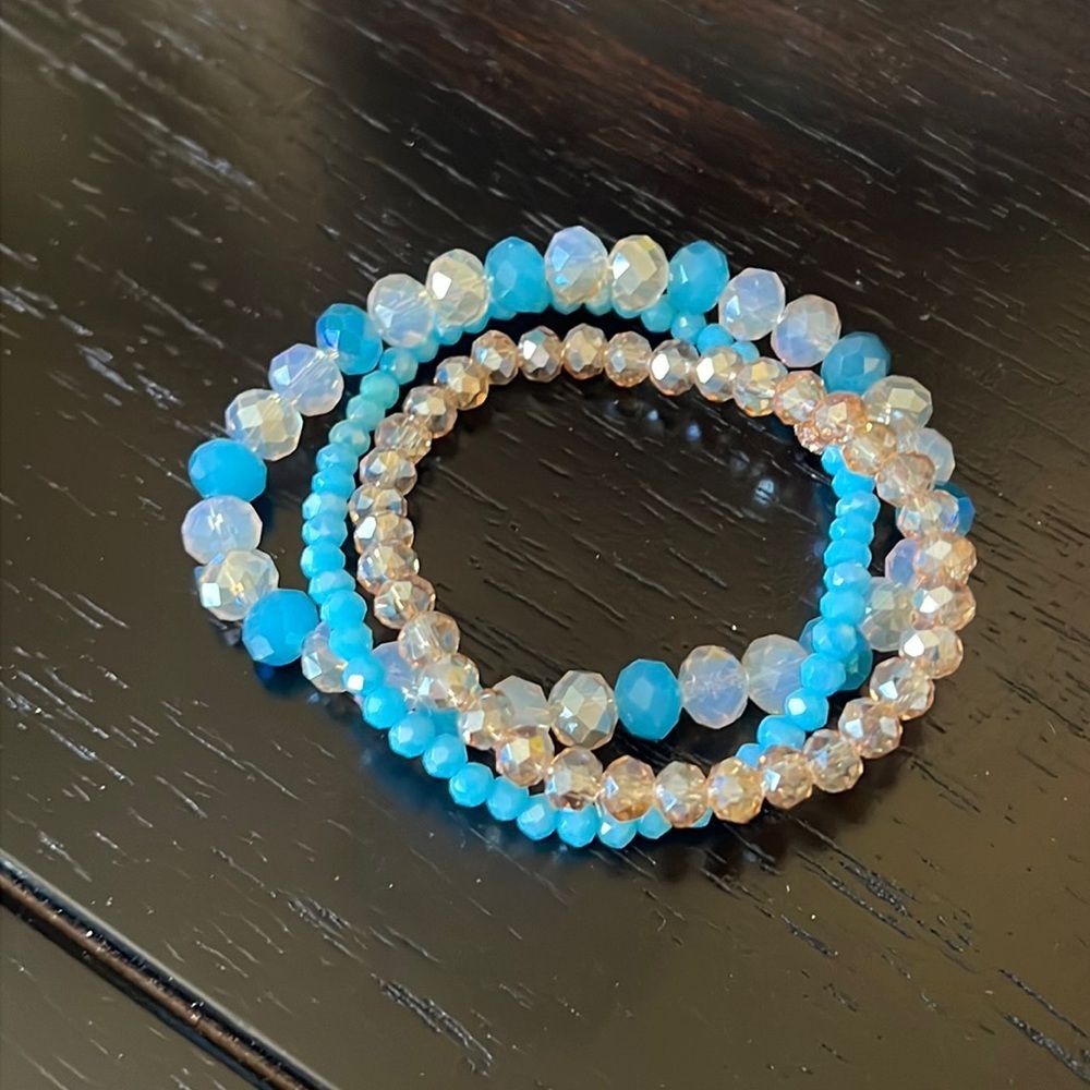Beaded bracelet set-NWT